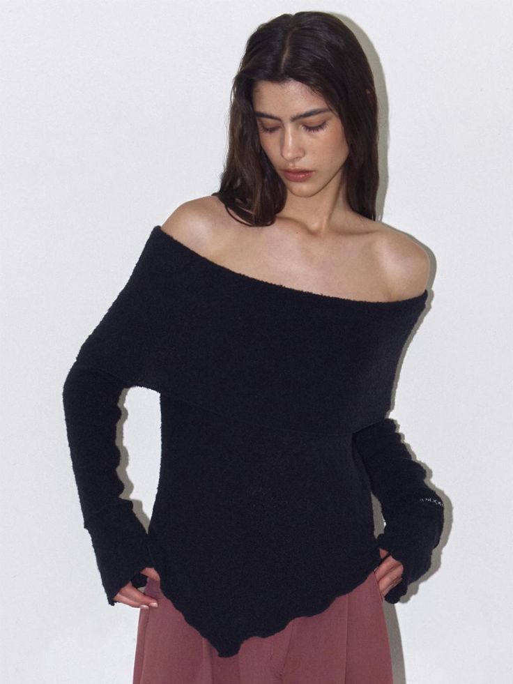 Composition : WOOL 30% RAYON 70%Country of Origin : Republic of Korea Off Shoulder Sweater, Outfit Goals, Sweater Black, Shoulder Sweater, Black Sweaters, Off Shoulder, Knitwear, Composition, Wool