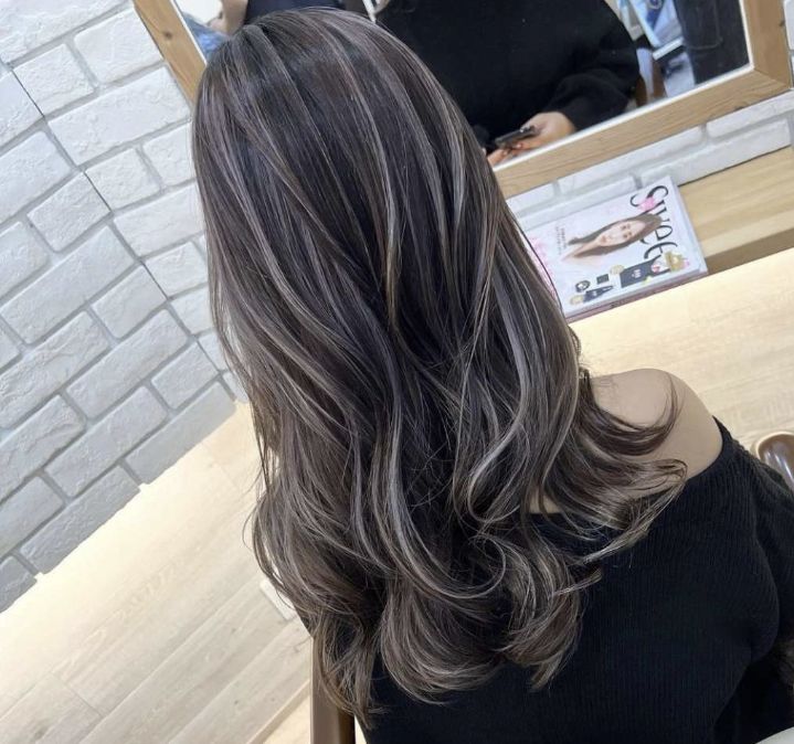 Japanese Hair Color Highlights, Ash Grey Balayage On Black Hair, Black Hair With Milk Tea Highlights, Silver In Brown Hair, Ash Grey Hair With Highlights, White Highlights On Dark Hair, Dark Ash Grey Hair Color Highlights, Dark Brown Hair Silver Highlights, Dark Grey Brown Hair