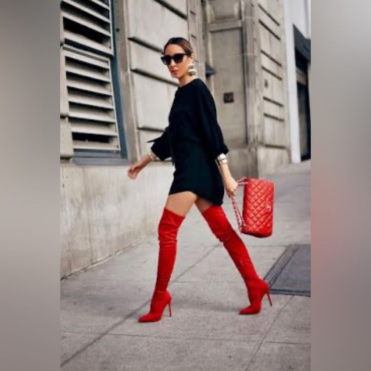 Never Used Mode Monochrome, Red Boots Outfit, Red Knee High Boots, Thigh High Boots Outfit, Over The Knee Boot Outfit, Knee Boots Outfit, High Boots Outfit, Street Style Fall Outfits, Moda Chic