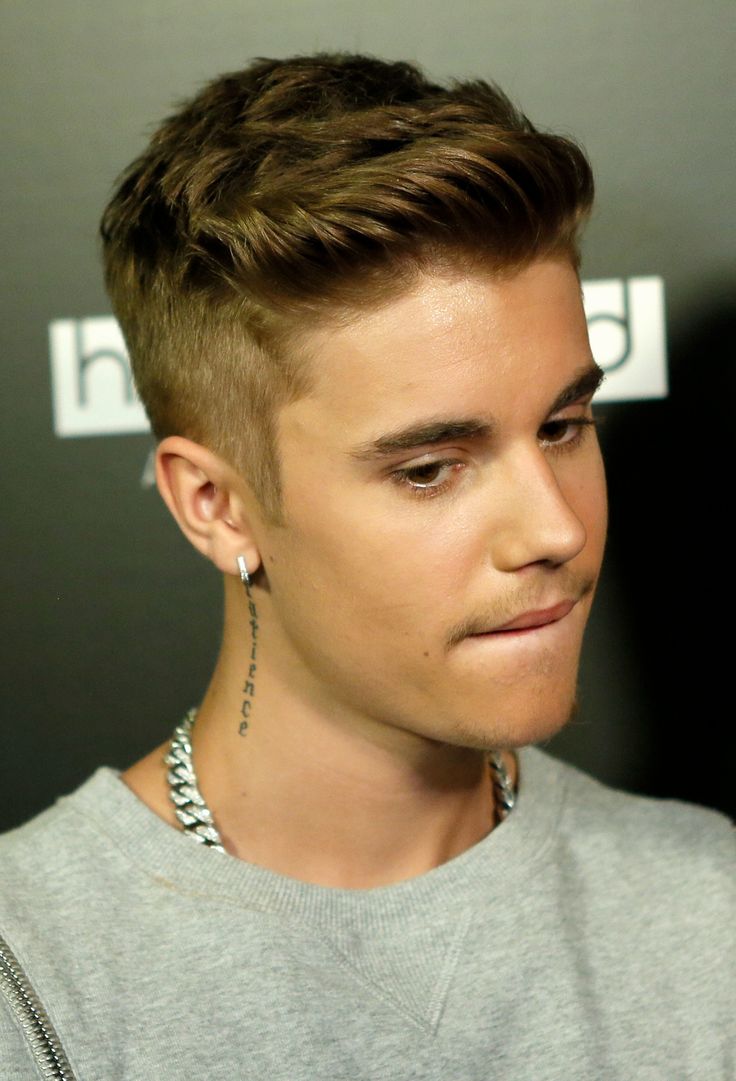 Justin Bieber Short Hair, Hair Cut Pic, Mens Quiff, Short Quiff, Modern Quiff, Justin Bieber 2014, Famous Hairstyles, Boys Hair, Quiff Hairstyles