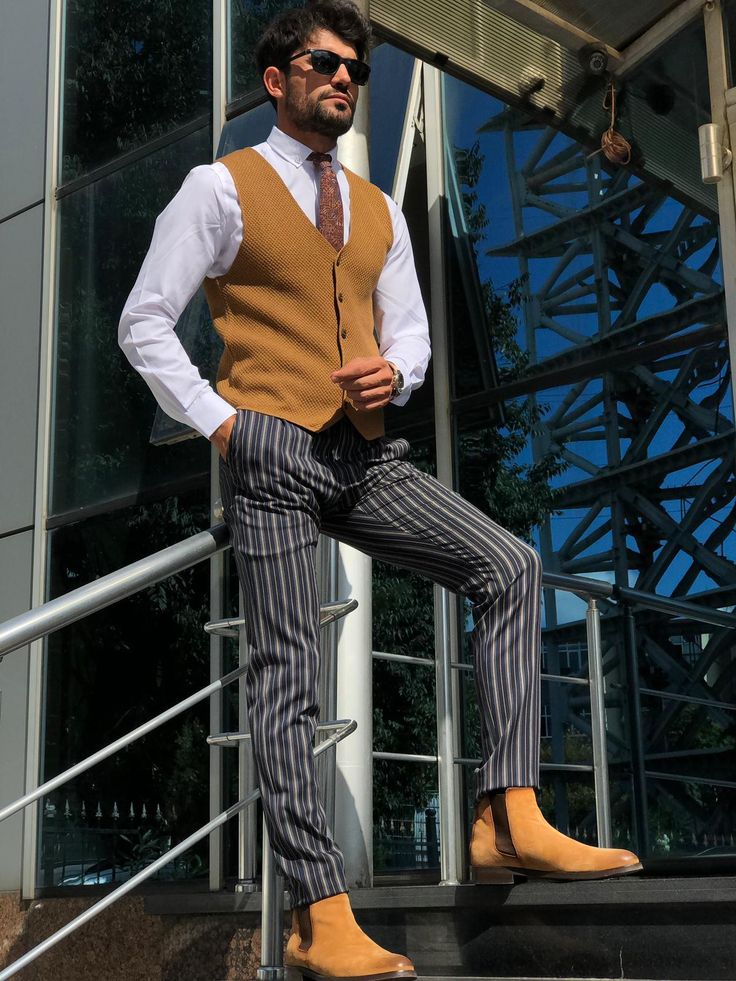 Smart Casual Menswear, Color Clothes, Casual Menswear, Velvet Vest, Men Suit, Men Clothes, Chelsea Boot, Color Code, Men's Style