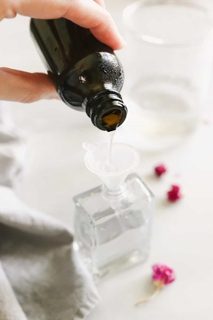 Make Perfume Last Longer, Perfume Last Longer, Diy Perfume Recipes, Make Perfume, Perfume Recipes, Diy Perfume, Long Lasting Perfume, Homemade Beauty, Natural Bath