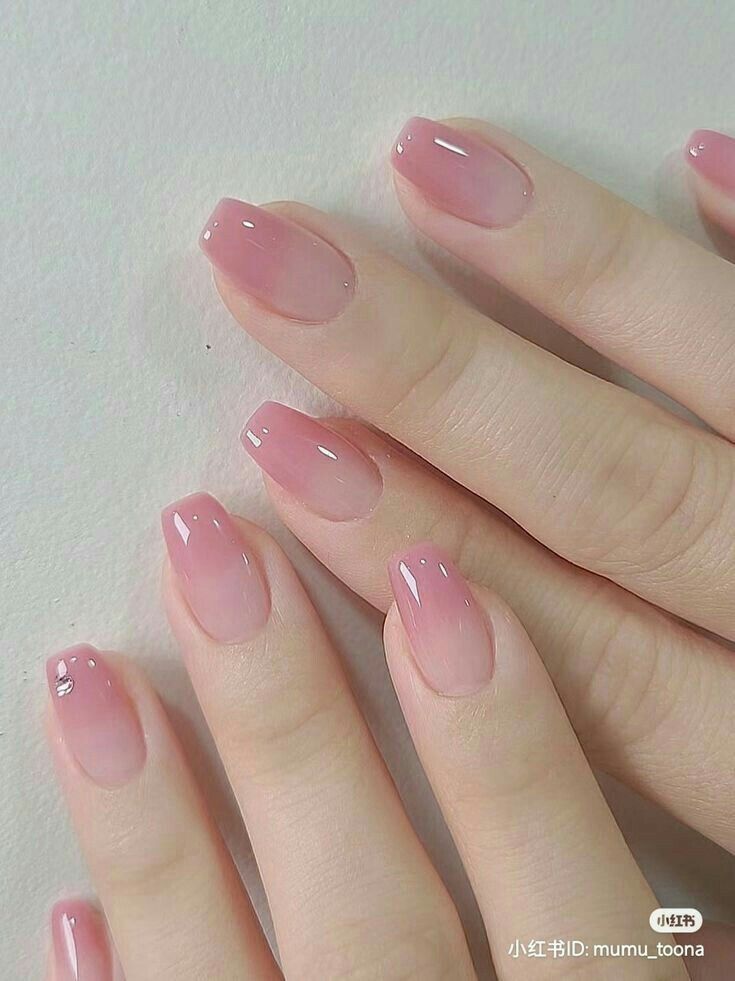 Simple Pastel Pink Nails, Pink Small Nails, Cute Simple Nails Pink, Simple Pink Nails Short, Pink Nail Ideas Short, Peach Pink Nails, Peach Nail Ideas, Simple Pink Nails, Short Pink Nails