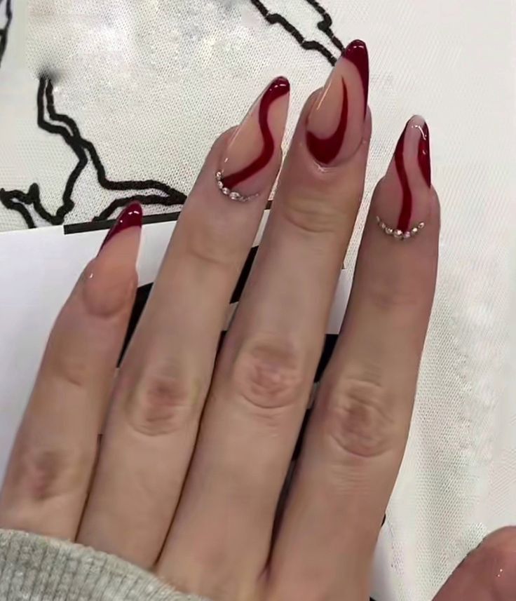 Red Spring Nails, Spring Nails Inspiration, Kutek Disney, Unghie Sfumate, Edgy Nails, Soft Nails, Red Nail, Nails Desing, Classy Nails