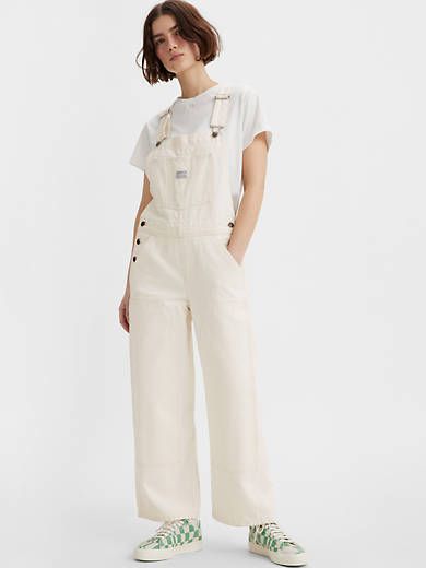 Baggy High Waist Women's Overalls - White | Levi's® CA White Overalls Outfit, Overalls White, Baggy Overalls, Work Overalls, White Overalls, Workwear Essentials, Overalls Outfit, Women's Overalls, Lightweight Dress