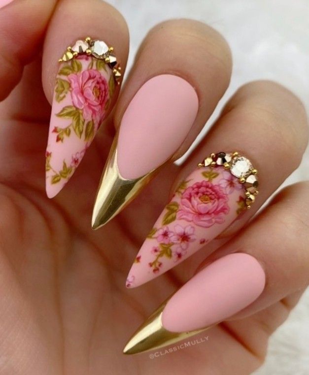 Summer Nails 2023 Trends, Nails 2023 Trends Summer, Nails 2023 Trends, Summer Nails 2023, Nails Design With Rhinestones, Stiletto Nails Designs, Designs Nail, Foil Nails, Floral Nails