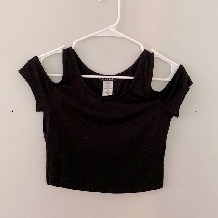 Cold Shoulder Short Sleeve Crop Top Brand New, Never Worn With Original Tags! Chic Black Crop Top T-shirt, Black Crew Neck Top For Day Out, Black Short Sleeve Casual Crop Top, Black Casual Short Sleeve Crop Top, Spring Black Crop Top, Edgy Stretch Tops For Day Out, Chic Black Short Sleeve Crop Top, Black Cropped Tops For Spring, Casual Short Sleeve Crop Top For Night Out