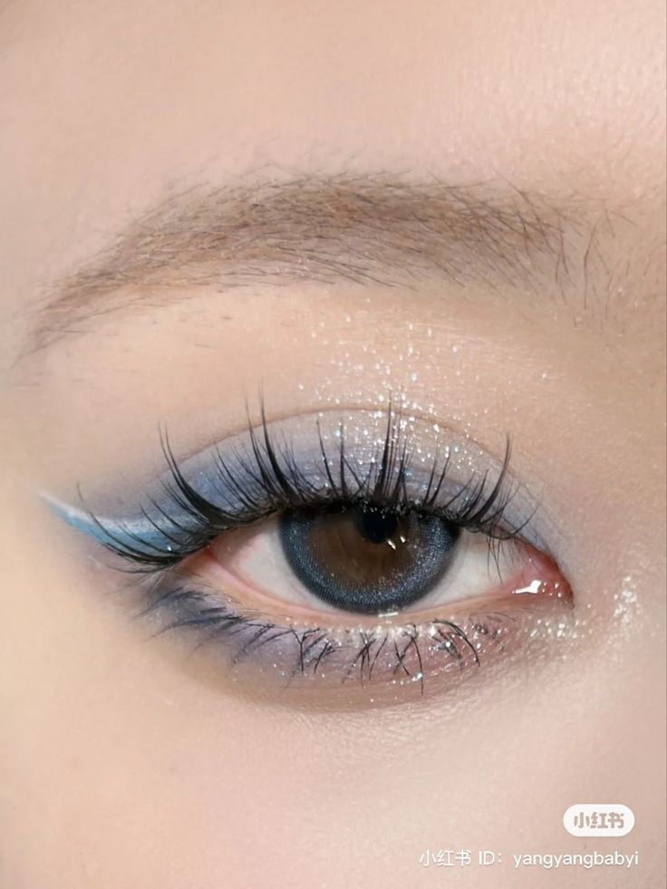 Prom Make Up For Blue Eyes Full Face, Natural Make Up Ideas For Blue Eyes, Watercolor Eye Makeup, Blue Eye Makeup Asian, White And Blue Eye Makeup, White Hair Blue Tips, Enchanted Eye Makeup, Makeup For Quinceanera Blue, Light Blue Eye Makeup Simple