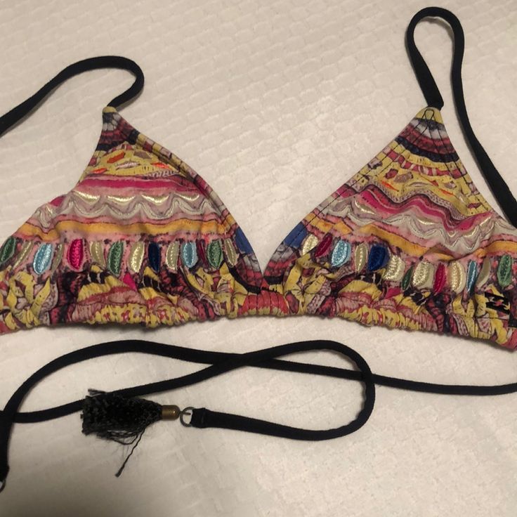 Billabong Top - Euc Printed Triangle Top Swimwear For Festival, Festival Triangle Top Printed Swimwear, Multicolor Triangle Top Swimwear For Festival, Printed Multicolor Swimwear For Festival, Bohemian Triangle Top Swimwear For Swimming, Bohemian Multicolor Swimwear For Festival, Bohemian Printed Triangle Top Swimwear, Bohemian Fitted Swimwear, Bra-friendly, Bohemian Fitted Bra Friendly Swimwear