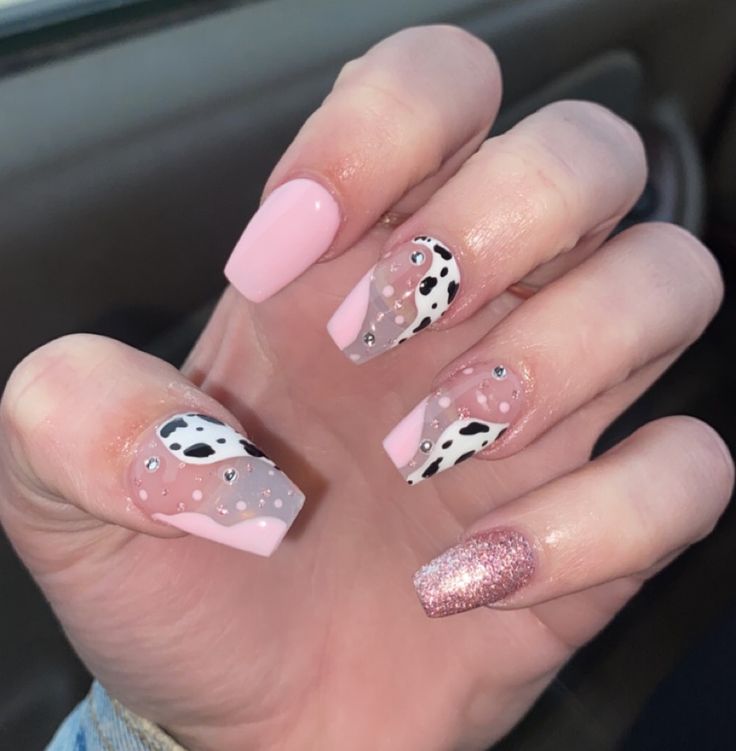 Western Prom Nails, Disco Cowgirl Nails, Rodeo Nails Westerns, Cowgirl Nails Designs, Western Nail Ideas, Cowgirl Nails, Country Acrylic Nails, Rodeo Nails, Cowboy Nails