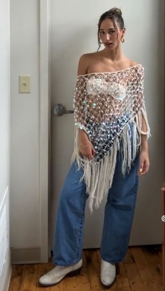 Boho Clubbing Outfits, Khruangbin Concert Outfit, Boho Going Out Outfit Night, Crochet Pants Outfit, Uptown Outfits, Thrifted Outfit Ideas, Rave Inspo Outfits, Festival Attire, 2023 Aesthetic