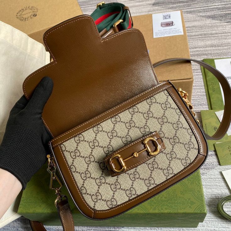 Size: Standard Size It comes with Dust box, Care manual, Tag, and Paper bag. Gucci Mini Bag, Genetic Code, Gucci Mini, Gucci Horsebit, Beige Bag, Brown Trim, Luxury Products, Double Ring, Delicate Chain