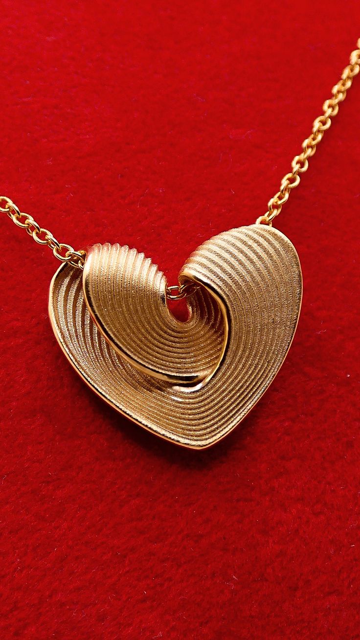 Heart necklace, gold heart necklace, gold heart pendant. 14k gold heart necklace, gold heart charm, heart jewelry, 18k heart necklace. Twisted Heart Pendant Necklace for women and for girls. ❥Heart size 17mm x 20mm 14K GOLD ROLO CHAIN: Chain thickness: 1.50 mm. Rolo style chain wire mm 0,35- weight in 42 cm length g. 2,00 finished with spring ring 18K GOLD ROLO CHAIN: Chain thickness: 1.50 mm. Rolo style chain wire mm 0,35- weight in 42 cm length g. 2,40 finished with spring ring ❥ Production ti Luxury Gold Plated Heart Pendant Chain Necklace, Luxury Gold Plated Heart Pendant Necklace, Luxury Jewelry With Heart Pendant And Cable Chain, Luxury Yellow Gold Heart Pendant Chain Necklace, Luxury Gold Heart Pendant Jewelry, Luxury Heart Pendant Necklace With Chain, Luxury Heart Pendant Chain Necklace, Luxury Heart Pendant Necklace In Fine Jewelry Style, Unique Luxury Heart Pendant Necklace