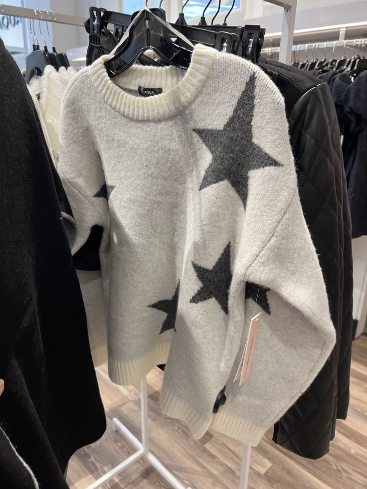 Clothes With Stars Aesthetic, Cute Star Clothes, Star Outfits Aesthetic, Starcore Outfits, Sueter Aesthetic, Star Aesthetic Clothes, Star Sweater Outfit, Star Clothes, Fashion Style Aesthetic