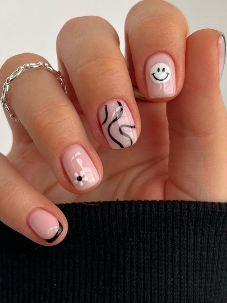 black and white cute korean indie nails Mini Nail Art, Retro Short Nails, Manicure Short Nails Design, Short Graphic Nails, Nail Art For Very Short Nails, Mail Art Short Nails, Emoji Nails Design, Nail Design Ideas 2024, Nail Designs On Natural Nails Short