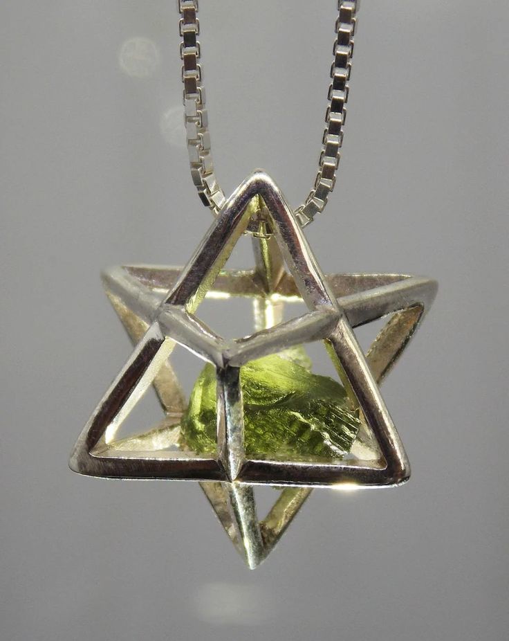 Merkaba With Moldavite Natural 100% Pendant Sacred Geometry - Etsy Croatia Rhodolite Jewelry, Geometry Jewelry, Metatron's Cube, Energy Jewelry, Moldavite Jewelry, Moldavite Stone, Aquamarine Pendant, Tourmaline Pendant, Healing Necklace