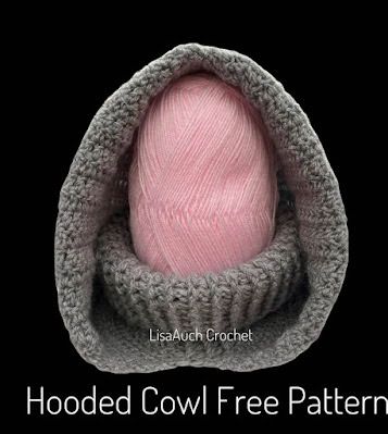 a knitted cowl is shown with the text hooded cowl free pattern