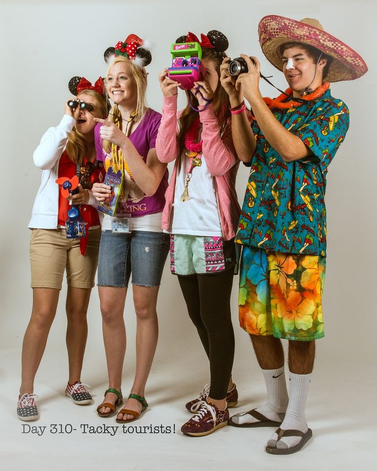 Tourist Dress Up Day, Tacky Tourist Day, Tacky Tourist Costume, Staff Party Ideas, Book Week Characters, Wacky Tacky Day, Tacky Day, Tourist Costume, Tacky Tourist