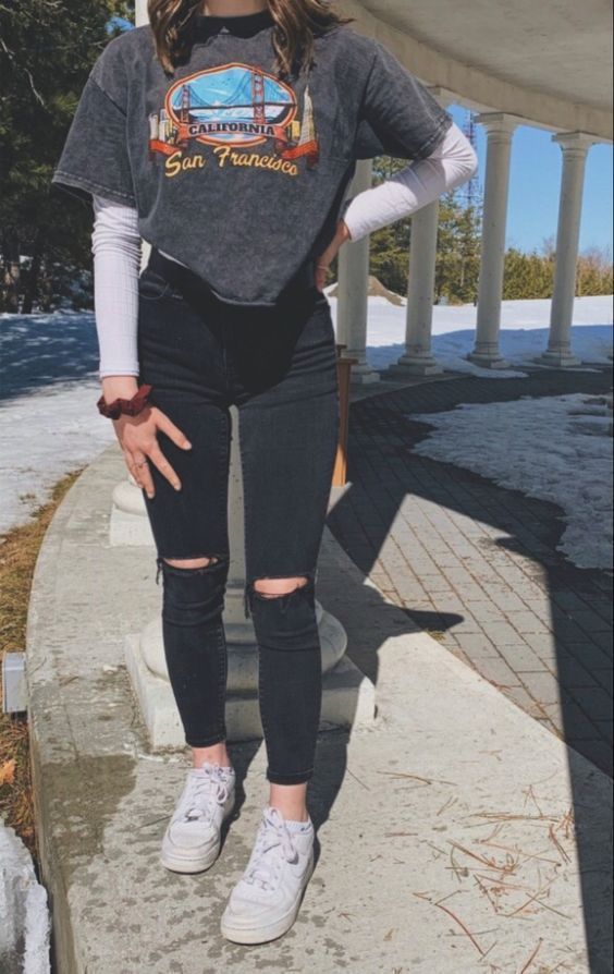 Spring Outfit Women, White Sneakers Outfit, Tomboy Style Outfits, White Sneakers Women, Cute Comfy Outfits, Indie Outfits, Teenage Fashion Outfits, Edgy Outfits, Outfits Casual