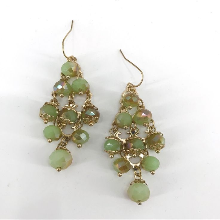 New Caroline Hill Chandelier Faceted Beaded Earrings. Light Green & Muted Brown Cascade Over Gold Tone Frame. 1” Wide X 2” Long Elegant Chandelier Earrings With Faceted Beads For Party, Elegant Faceted Beaded Drop Earrings, Elegant Green Earrings With Faceted Beads, Chandelier Earrings With Faceted Round Beads, Faceted Beads Chandelier Earrings For Gift, Green Teardrop Chandelier Earrings With Dangling Beads, Gift Faceted Beads Chandelier Earrings, Green Beaded Crystal Earrings, Gift Chandelier Earrings With Faceted Beads