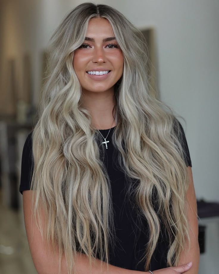 I can’t stop looking at this hair⚡️ she came in wanting to be a platinum card but only gets her hair done once a year… with that, if you know me I’m going to try to talk you into lived in blonde🤪!! • her response was “I want to be blonde though” my response was “you can be blonde but lived in for a softer grow out! • long story short, lived in doesn’t mean your a brunette if you want to be a blonde!! There’s so many ways to go about it! So just know if you want healthy hair, softer grow ... Live In Blonde Hair, Live In Blonde, Brunette Going Blonde, Blonde Hair With Extensions, Going Blonde From Brunette, Lived In Blonde, Hair Saloon, Platinum Card, Perfect Blonde Hair