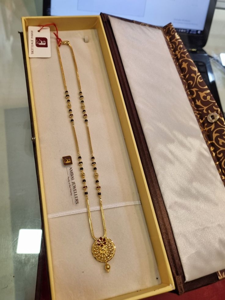 Short Ganthan Gold Design, Long Mangalsutra Designs, Black Mangalasutram Chain Designs, 5 Gram Gold Mangalsutra, Muhurtmani Mangalsutra, Mangalsutra Designs Gold 10 Gm, Wati Mangalsutra Designs Gold, Gold Mangalsutra Maharashtrian, Gold Jewelry Prom