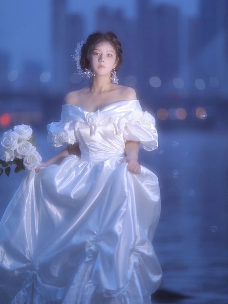 Era Victoria, Best Bride, Concept Photography, 파티 드레스, Old Fashion Dresses, Wedding Dress With Veil, Royal Dresses, Dress Aesthetic, Brides Wedding Dress