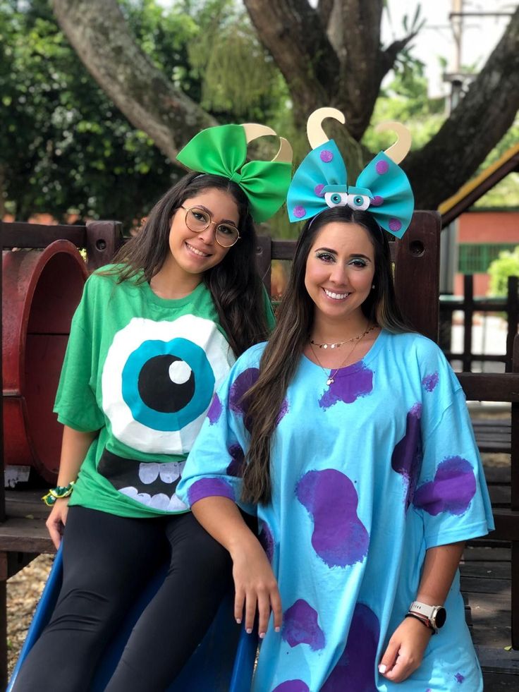 Monsters Inc Teacher Costume, Disney Teacher Costumes, Sully Costume Diy, Mike And Sully Costume, Mike Wazowski Costume, Super Easy Halloween Costumes, Sully Costume, Witches And Warlocks, Teacher Halloween Costumes