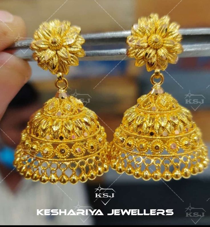 Latest Jhumka Designs Gold 10 Grams, Gold Earrings Indian Daily Wear, Gold Jhumka Designs Indian Weddings, Jumki Design Gold, 3 Grams Gold Earrings, Jimikki Earrings, 3 Grams Gold Earrings Indian, Indian Daily Wear, Jimikki Kammal