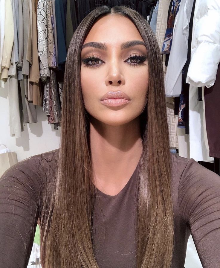 Cool chocolate brown Makeup Zombie, Kardashian Makeup, Kim Kardashian Makeup, Kim Kardashian Hair, Kardashian Hair, Kendall Jenner Outfits, Brown Blonde Hair, Lace Hair, Long Wigs