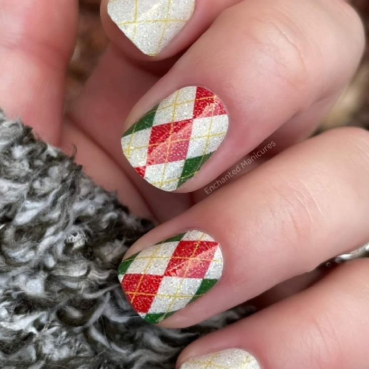 Festive Argyle Pattern. Red, Green, And White Colors. Perfect For Holiday Season. Color Street 100% Real Nail Polish. Holiday Nail Polish, Holiday Nail, Argyle Pattern, Disney Nails, Nail Polish Strips, Christmas Nail, Christmas Nail Art, White Colors, Color Street