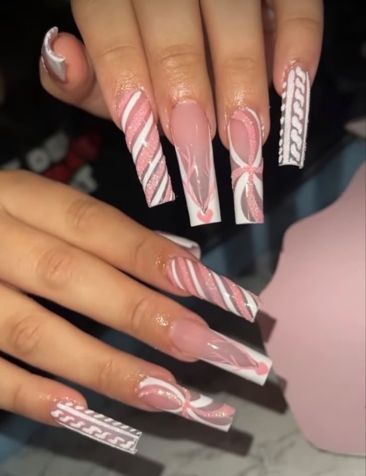 Christmas Nail Sets Pink, Winter Long Nails, Christmas Baddie Nails, Winter Nail Sets, Christmas Nail Sets, Christmas Nail Designs Acrylic, Pink Bling Nails, Acrylic Nail Designs Coffin, Long Acrylic Nail Designs