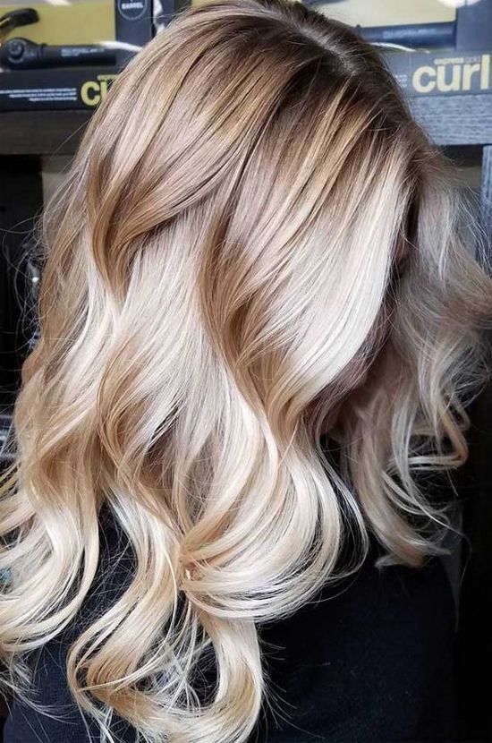 Yellow Blonde Hair, Perfect Blonde Hair, Bright Blonde Hair, Trendy Hair Styles, Blond Balayage, Medium Length Hairstyles, Blonde Hair With Bangs, Brunette Balayage Hair, Balayage Brunette