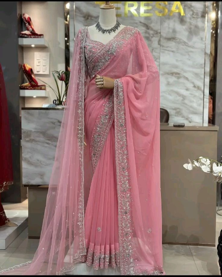 Bridal Net Saree, Heavy Border Saree, Reception Saree, Simple Saree Designs, Indian Bride Outfits, Latest Bridal Dresses, Fancy Sarees Party Wear, Border Saree, Simple Sarees