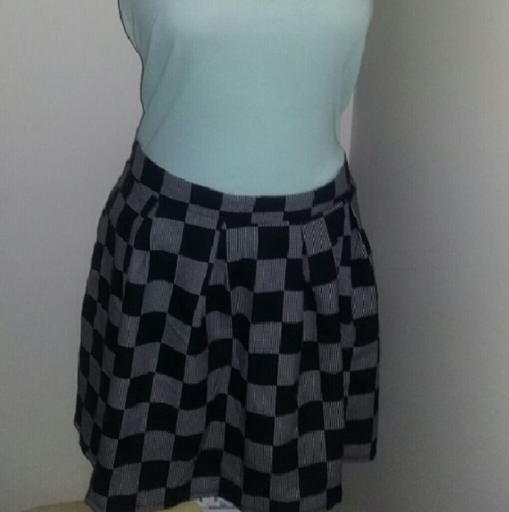 Brand New Skirt From Forever 21 Size 2x And Mint Tank Only Comes In 1x -3x Comment With Size Shirt Casual Black Flowy Shorts, Spring Cotton Skort For Night Out, Cotton Skort For Night Out In Spring, Chic Forever 21 Cotton Skirt, Casual Skirted Skort For Day Out, Forever 21 Cotton Skirt For Day Out, Casual Mini Skirt For Day Out, Casual Black Mini Skirt By Forever 21, Forever 21 Black Casual Mini Skirt