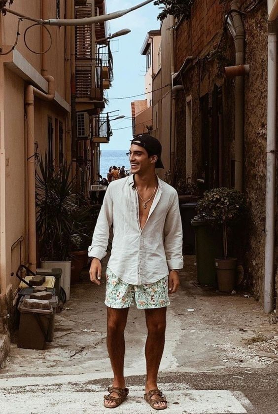 Mens Vacation Outfits, Tulum Outfits, Vacation Outfits Men, Mens Beach Style, Essentials For Men, Beach Outfit Men, European Fashion Summer, Greece Outfit, Island Outfit