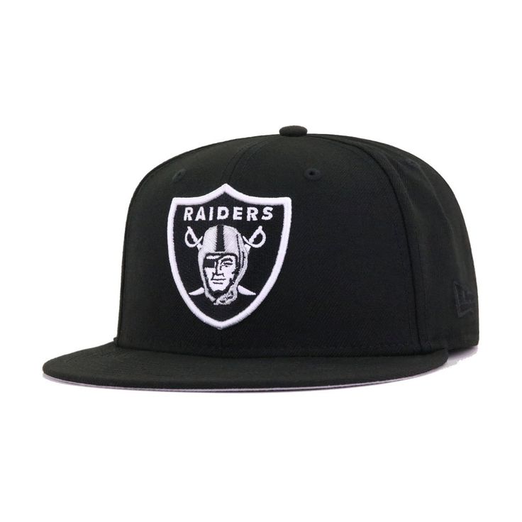 Although the looks are the same, this fitted is classified as a Los Angeles fitted, not Las Vegas. This is primarily because the side patch features Super Bowl 18 championship honors, a title won during their time in California. With classic black and silver throughout and a clean presentation, it makes the side patch a worthy centerpiece and spotlight. Hat Material: 100% WoolCrown: BlackVisor: BlackButton: BlackUndervisor: GreyFront Logo: Black/White/Metallic AluminumNew Era Flag: BlackRear Log Black Snow White, Los Angeles Raiders, Nfl Hats, Raiders Fans, New Era Hats, Raider Nation, San Diego Chargers, Las Vegas Raiders, New Era Cap