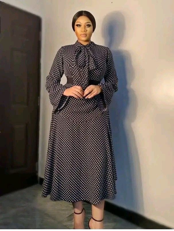 Nigerian Chiffon Gown Styles, Chiffon Gown Styles, Bubu Styles, Stylish Naija, Fabric Styles, Long African Dresses, Gown Styles, Design Dresses, African Prints