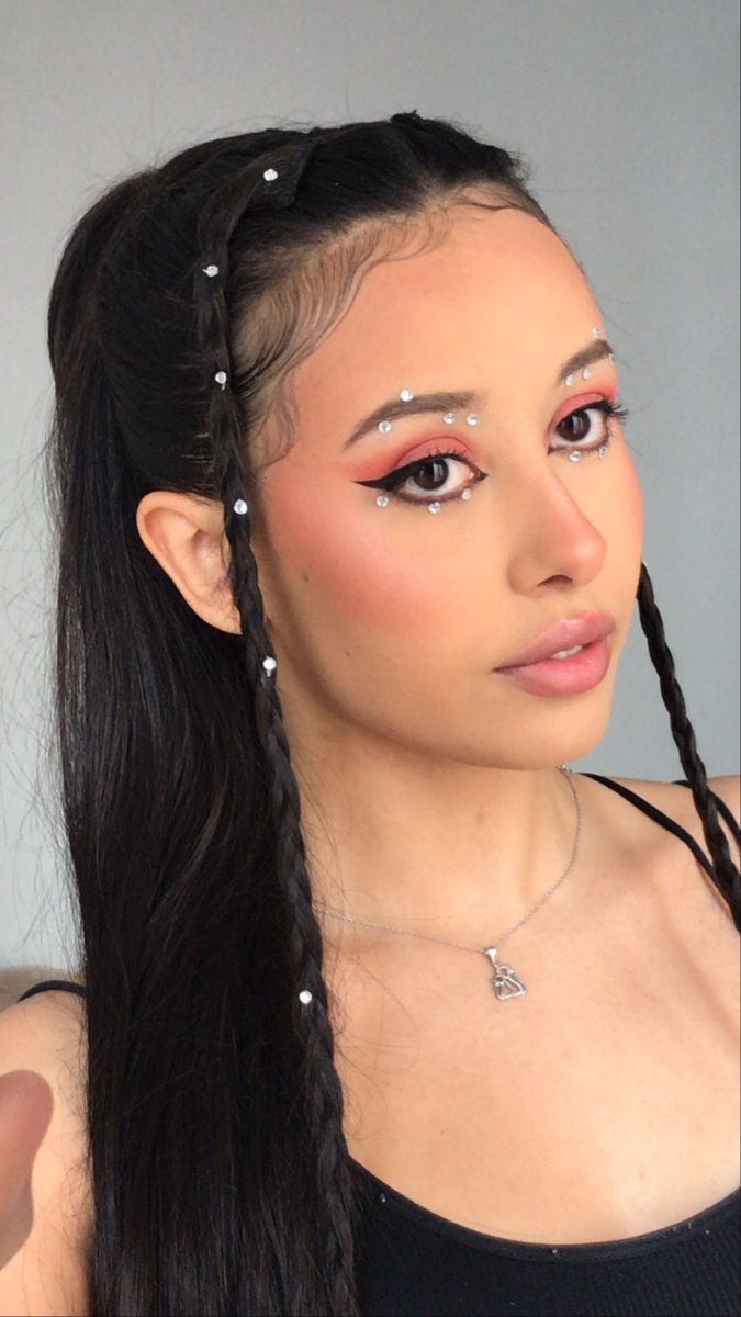 Euphoria Aesthetic Hairstyles, Maddie From Euphoria Hair Styles, Euphoric Hair Styles, Euphoria Hair Looks Inspired, Maddie Euphoria Hair, Maquillaje Euphoria Maddie, Euphoria Inspired Hairstyles, Maddie Perez Hairstyles, Euphoria Inspired Hair