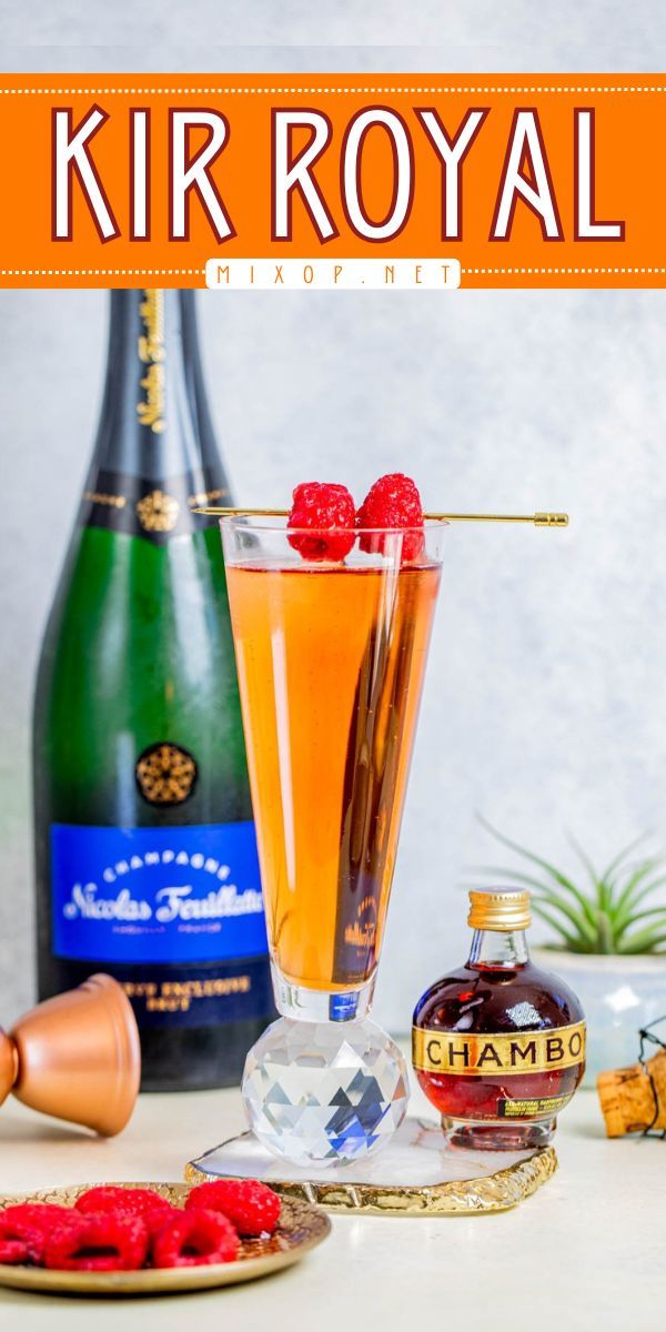 Learn how to make a Kir Royal! Combined with the rich, fruity flavors of Chambord, this champagne cocktail is a perfect alcoholic drink for New Year's Eve. Try this holiday drink recipe as an easy Christmas cocktail first! Kir Royale Recipe, Easy Christmas Cocktail, Fun Christmas Cocktails, Christmas Themed Drinks, Easy Christmas Drinks, Easy Party Drinks, Christmas Cocktails Easy, Easy Christmas Party, Cocktails To Make At Home