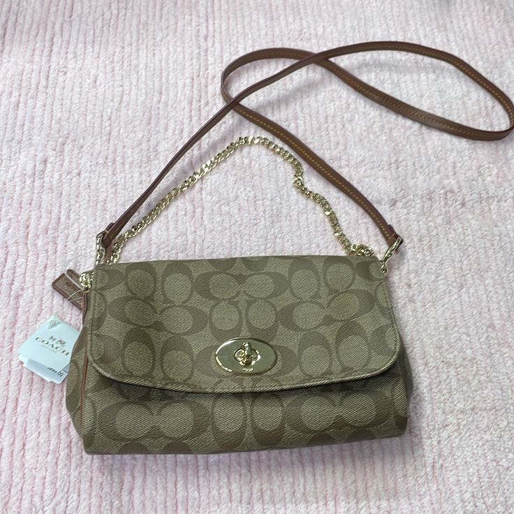 Coach Sig Min Rudy Crossbody Bag Nwt 9 W X 6 H Same Or Next Day Shipping Coach Beige Clutch Bag, Coach Crossbody Bag With Branded Hardware, Bags Coach, Next Day, Coach Bags, Crossbody Bags, Crossbody Bag, Ruby, Bag Lady