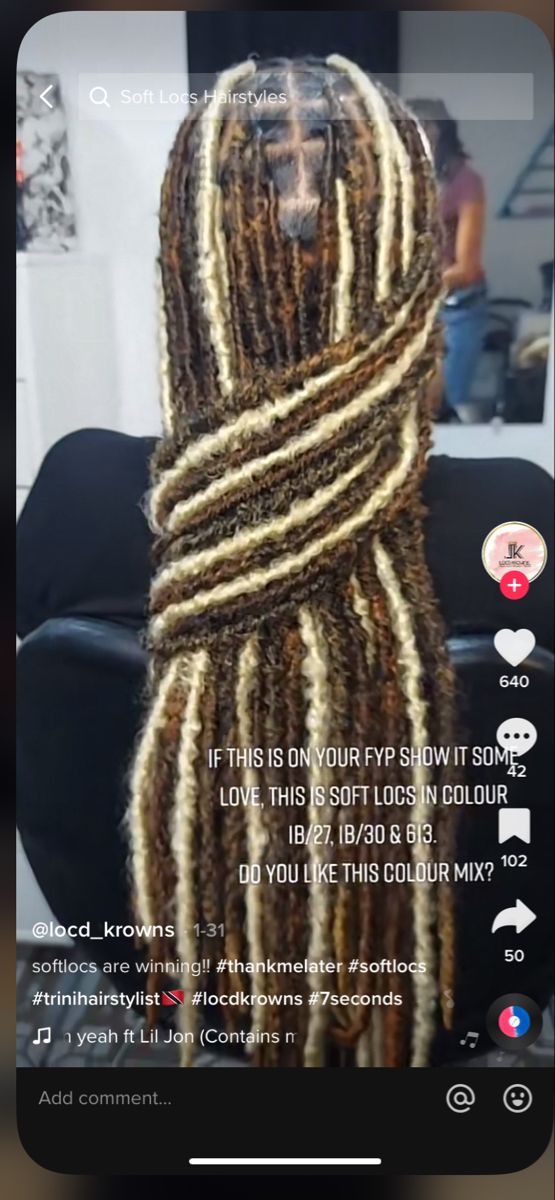 Brown And Blonde Faux Locs Black Women, Brown And Blond Faux Locs, Black Blonde And Brown Locs, Black Brown And Blonde Soft Locs, Brown And Blonde Soft Locs Black Women, Soft Locs With Color Blonde And Black, Mixed Color Soft Locs, Mixed Color Faux Locs, Distressed Locs With Color