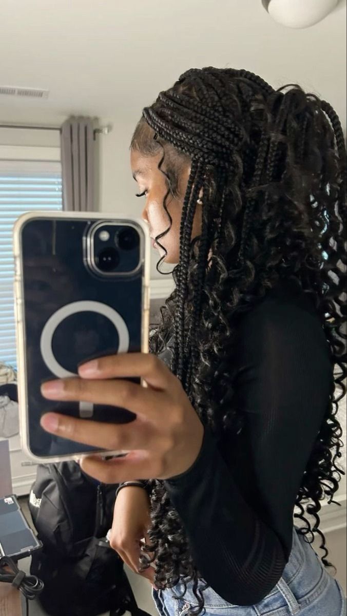 Cute Boho Braided Hairstyles, Protective Black Women Hairstyles, Braids For Black Women Back To School, Knotless Boho Braids With Bow, Box Braid Half Up Half Down, Half Up Half Down Goddess Braids, Goddess Braids Dark Brown, Boho Braids Medium Size, Summer Hairstyles For Black Women Braids