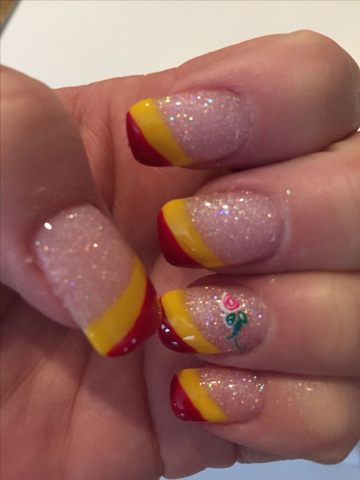 USC Trojans nails #Rosebowl Usc Nails Design, Usc Trojans Nails, Kc Chiefs Nails, Usc Party, Chiefs Nails, Football Nail Designs, Theme Nails, Luv Nails, Usc Trojans Football