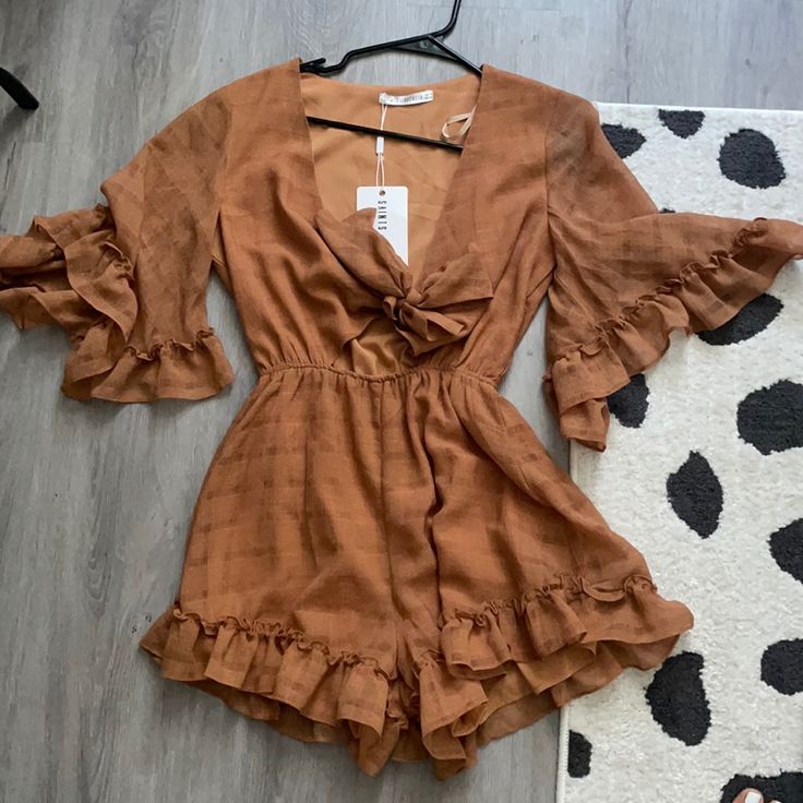 Flowy Burnt Orange Romper, Front Tie. Ruffled Sleeves, Cinched Waist. Brand New With Tags Never Worn. Royal Blue Tie, Orange Romper, Tube Romper, Linen Overalls, Flowy Romper, Cami Romper, Boho Romper, Linen Romper, Cotton Jumpsuit