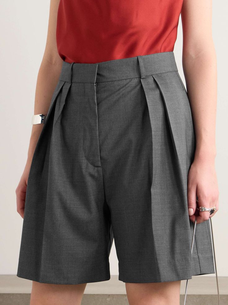 Chic Formal Shorts With Short Inseam, Chic Wide Leg Shorts With Belt Loops, Chic High Waist Formal Shorts, Classic High-waisted Shorts For Formal Occasions, Elegant Formal Shorts With Short Inseam, Elegant High-waisted Office Shorts, Tailored Elegant Shorts, Tailored Elegant Formal Shorts, Elegant Tailored Shorts