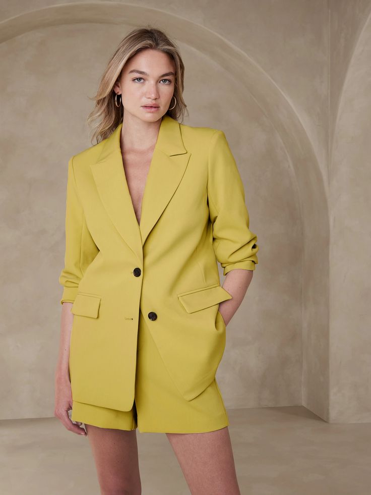 Boyfriend Blazer | Banana Republic Factory Sophisticated Outfits, Boyfriend Blazer, Peak Lapel, Banana Republic Factory, Clothes And Accessories, Girly Girl, Accessories For Women, Shoulder Pads, Banana Republic