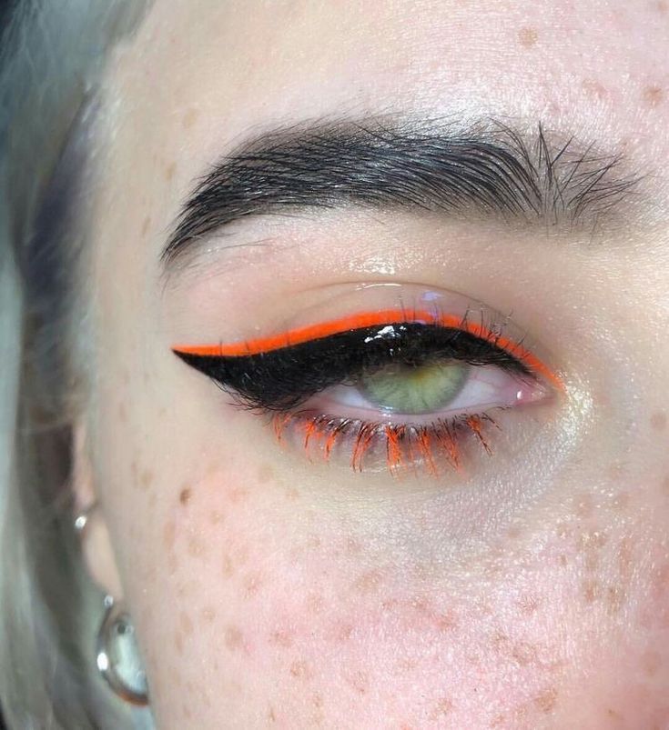 orange eyeliner Best Eyeliner Brand, Eyeliner Brands, Make Up Inspiration, Best Eyeliner, Beauty Make-up, Kesha, Winged Eyeliner, Makeup Goals, Her Eyes