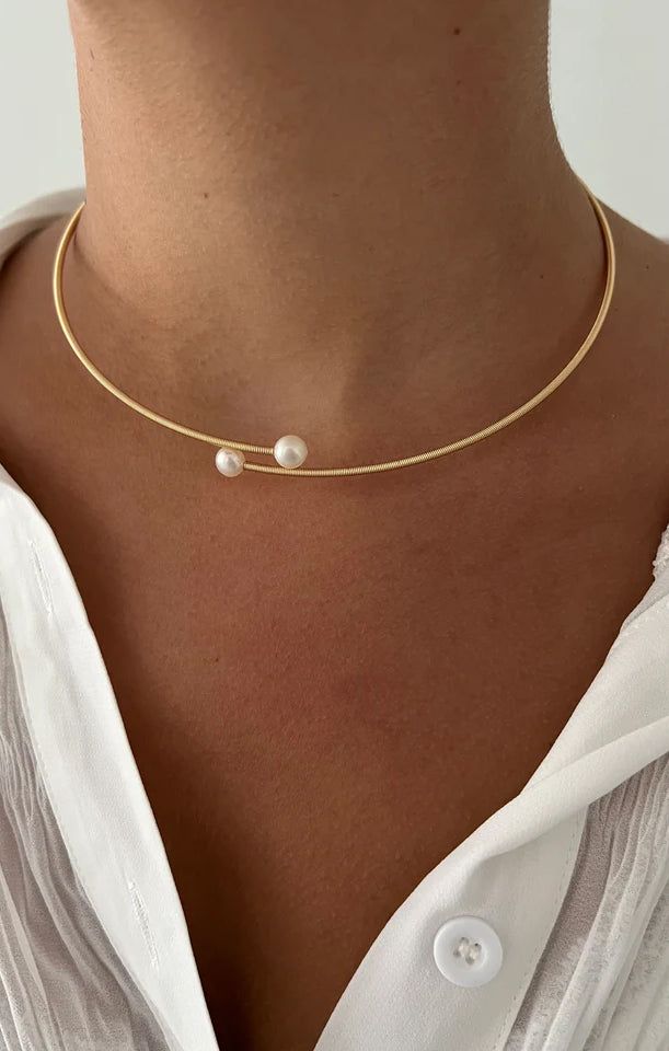 ALV Jewels Pearl Craze Necklace ~ Pearl ��– Show Me Your Mumu Square Neck Necklace, Chic Pearl Choker Necklace For Gift, Pearl Choker With Pearl Pendant, Gift Pearl Pendant Choker, Alv Jewels, Julie James, Pearl Wedding Jewelry, Sunset Quotes Instagram, Jewelry Aesthetic