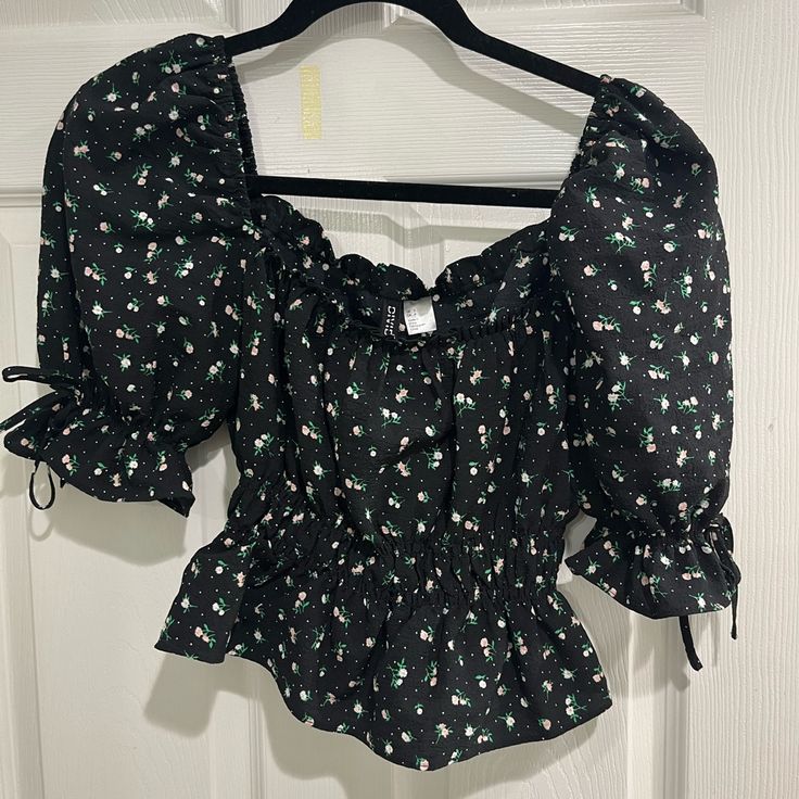 Brand New! Size: S Puff Sleeves H&m Blouse For Night Out In Spring, Black Spring Blouse For Day Out, Black Blouse For Spring Day Out, H&m Trendy Spring Blouse, Black Casual Blouse From H&m, Casual Puff Sleeve Tops From H&m, H&m Casual Puff Sleeve Tops, H&m Floral Top, H&m Floral Print Tops For Day Out